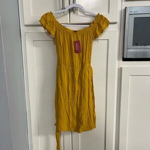 Beautiful yellow dress